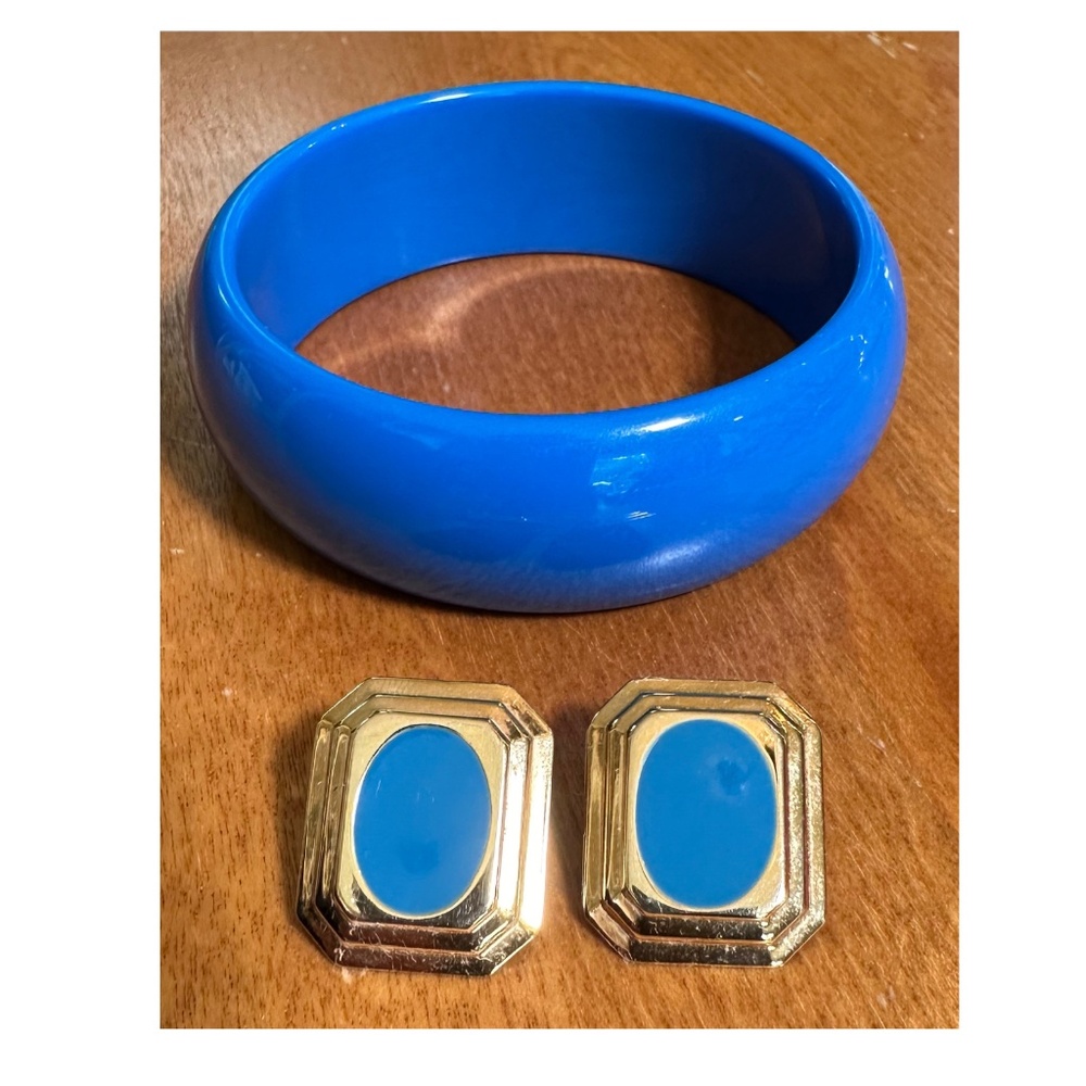 Pure 80's Vintage Royal Blue Bangle Bracelet -- Matching Pierced Earrings